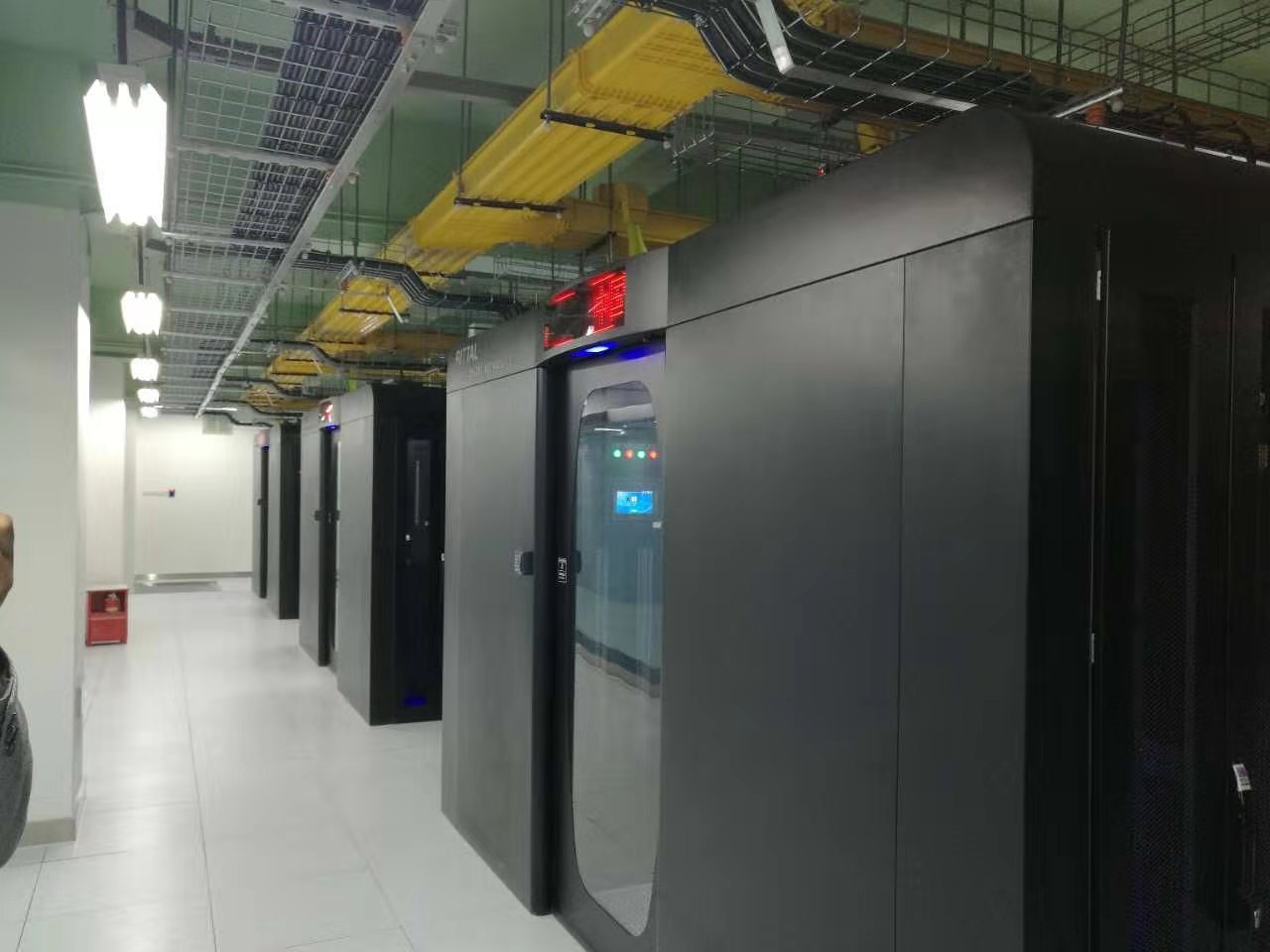 企業(yè)冷通道機(jī)房